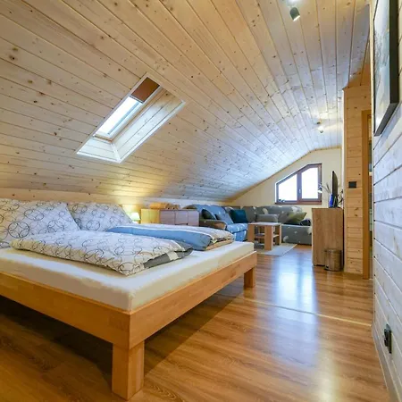 Triti Villa Stara Lesna